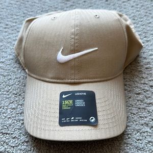 NWT Nike Legacy91 unisex hat